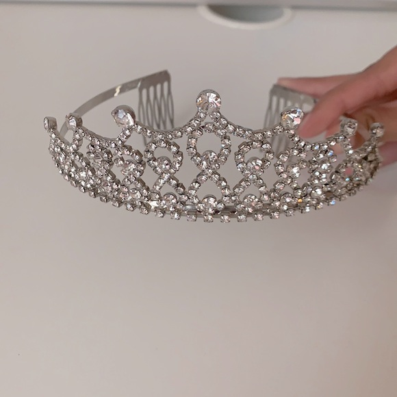 Tiara - Picture 1 of 3